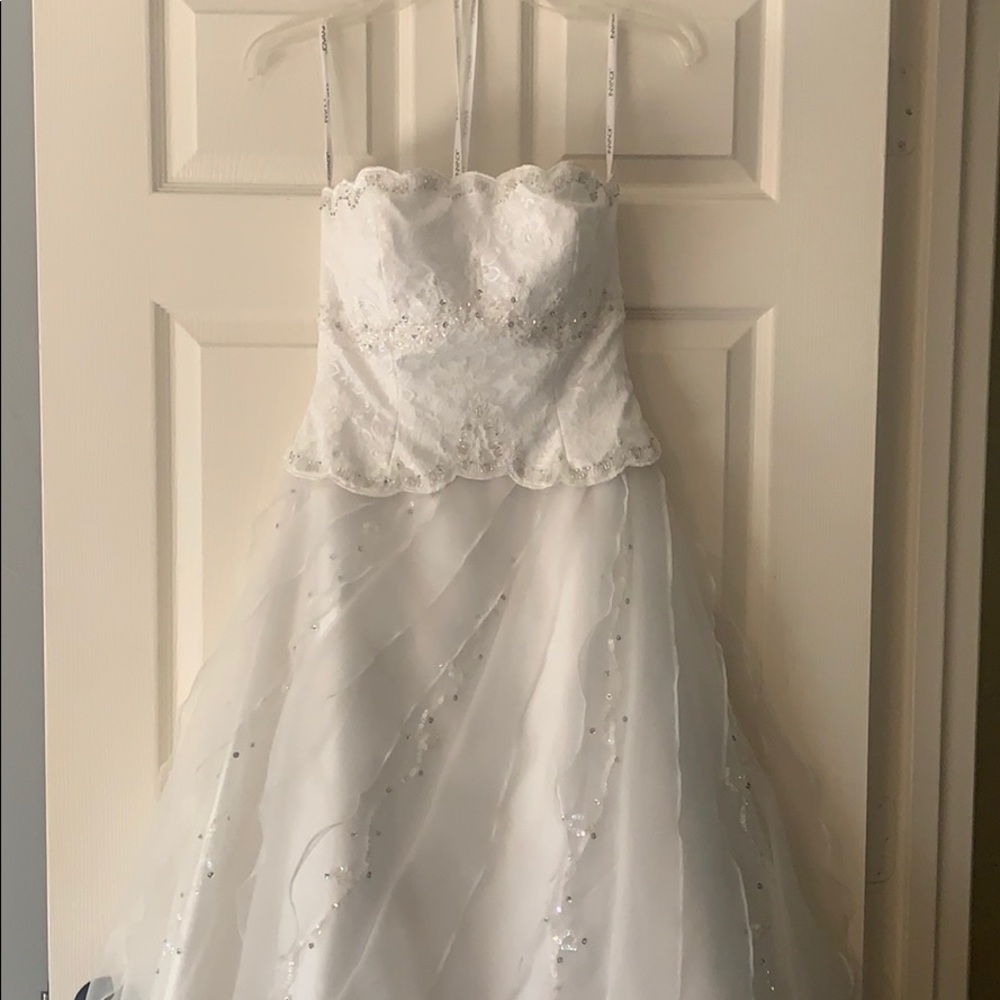 Stunning wedding dress - used for photo shoot